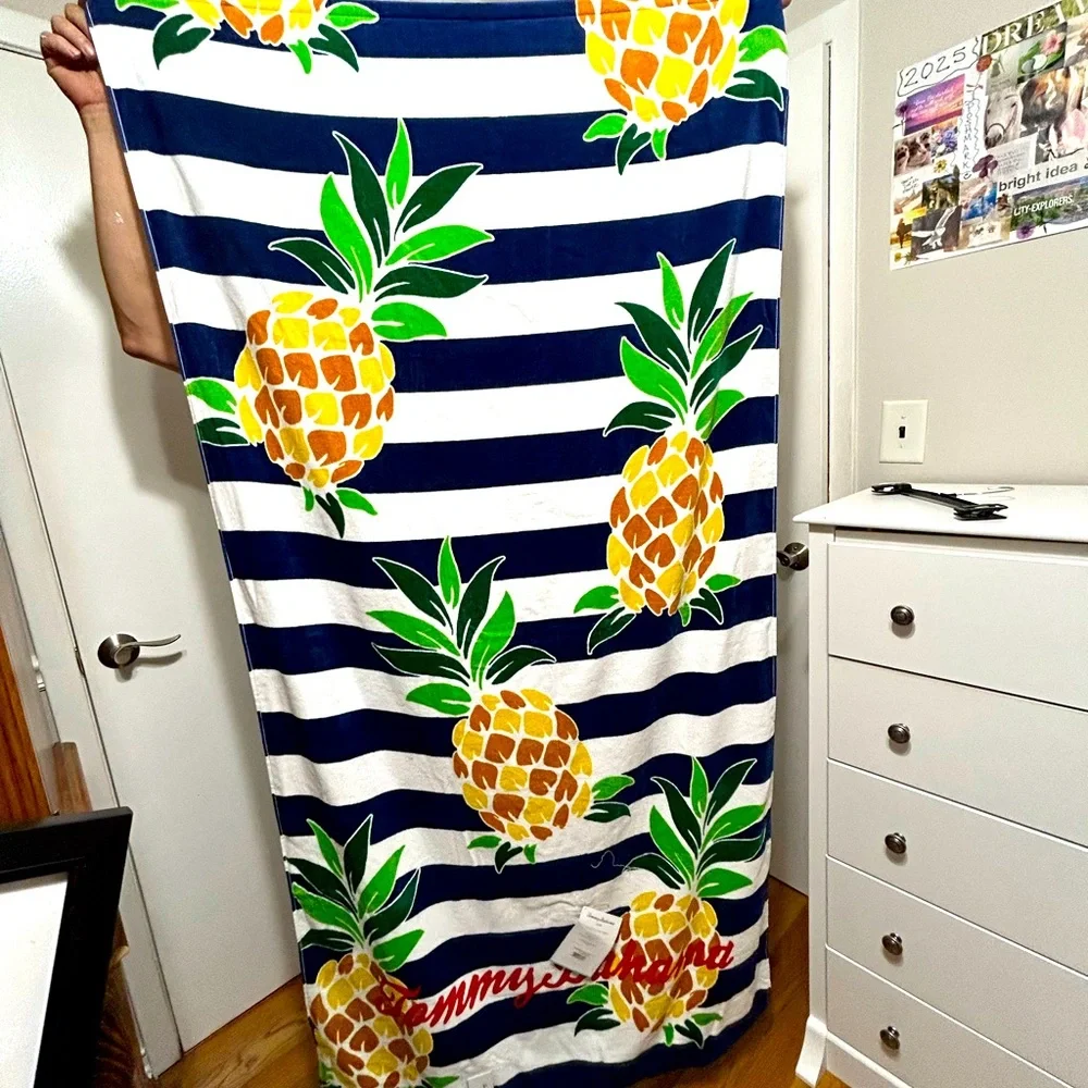 Tommy Bahama Navy and Yellow Pineapple‎ Towel
